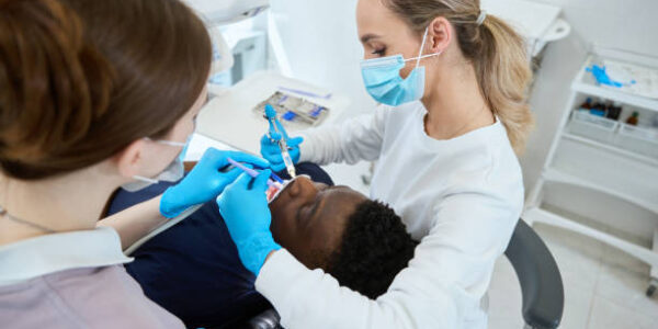 are dentists qualified doctors